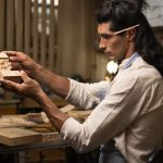 artisan-doing-woodcutting